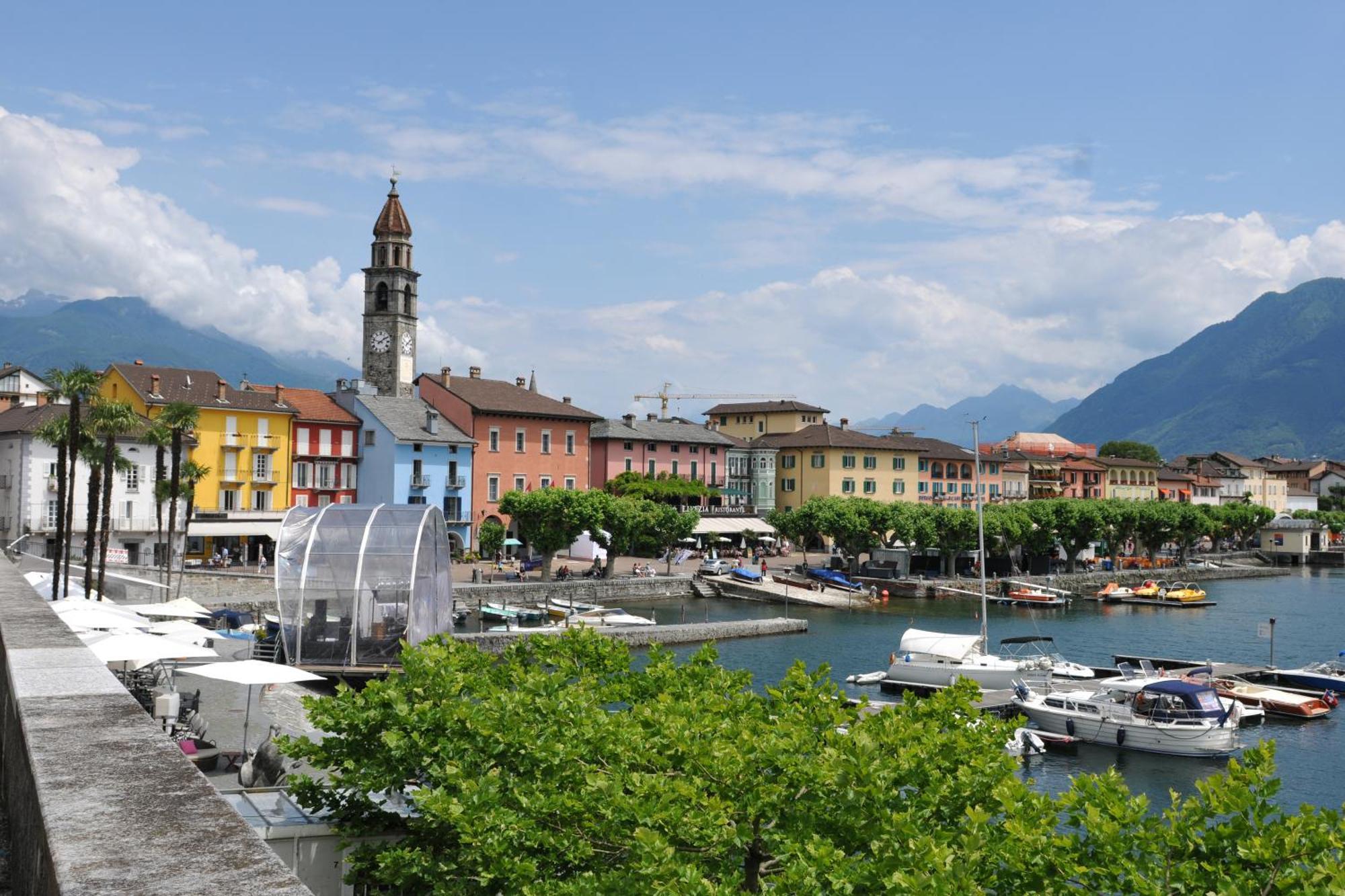 Yellow View Apartment - Happy Rentals Ronco sopra Ascona Kültér fotó